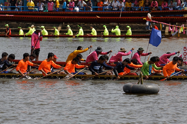 Phimai boat races-2013-054